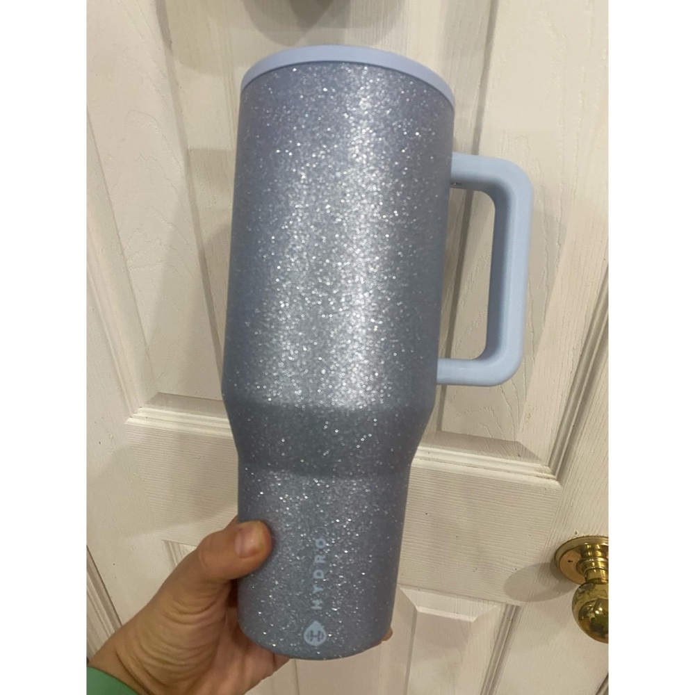 HydroJug 40oz ICE Traveler Tumbler
Shimmer w Handle NEW Ice Blue